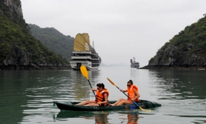 HALONG 1 DAY TRIP(6 hour on boat)